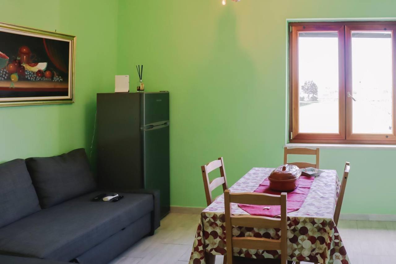 Holiday-Caroline Apartment Pompeia Exterior foto